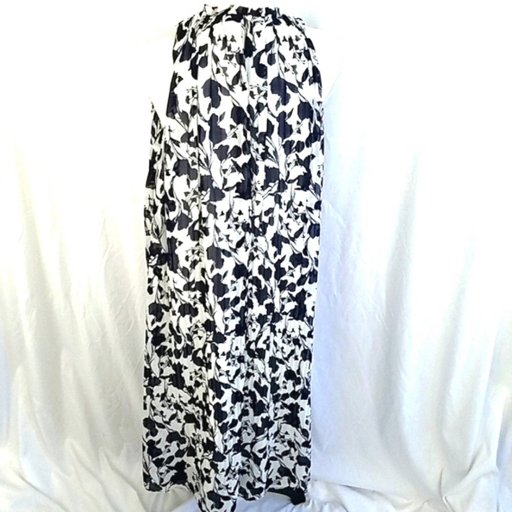 A New Day Women's Navy and White Sleeveless Pleated Dress Size Small